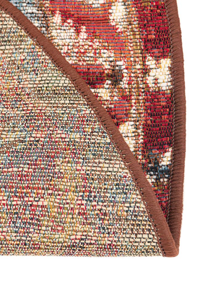 Detail image of  7' 10 x 7' 10  Washable Traditional Indoor / Outdoor Round Rug