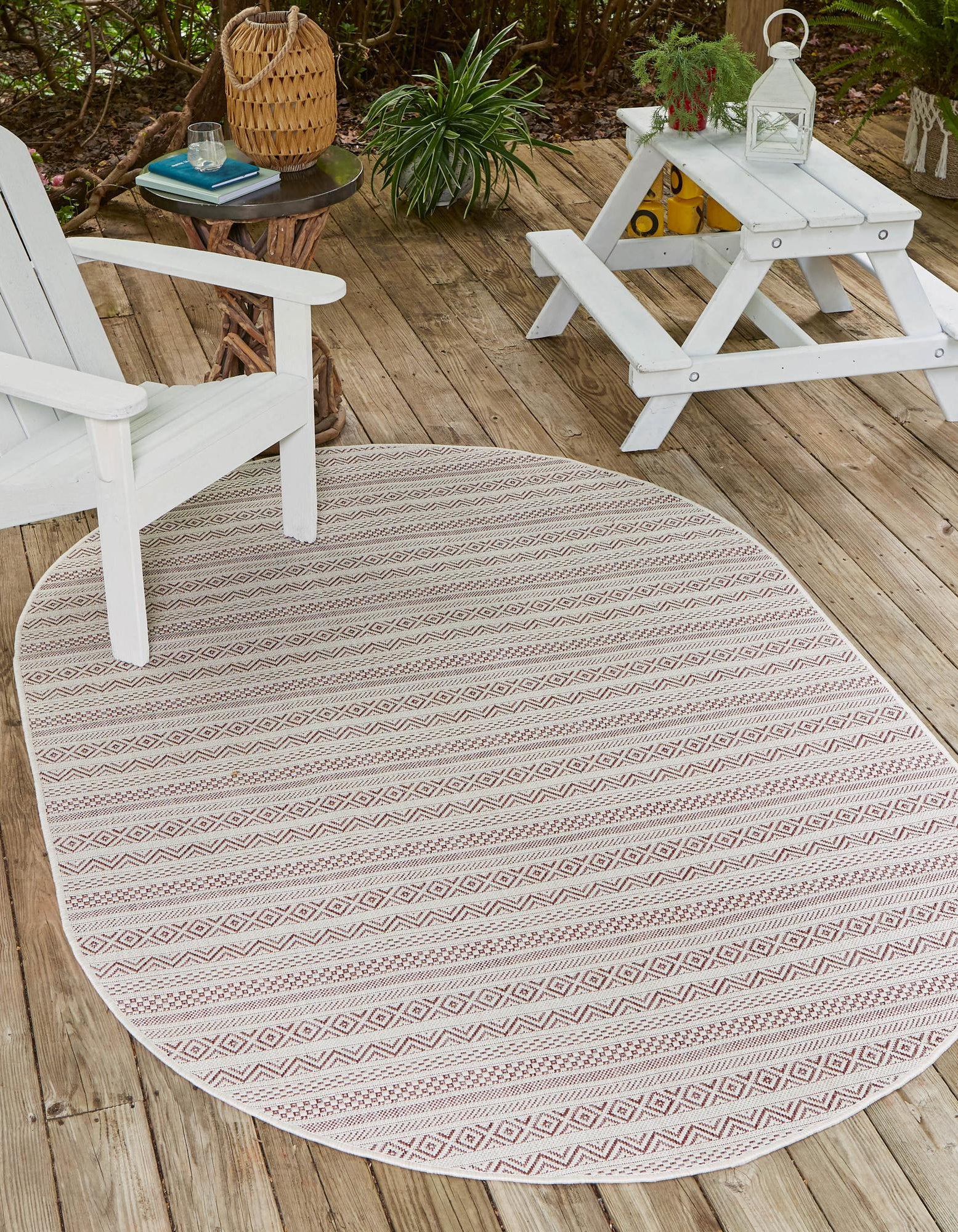 Red 7' 10 x 10' Ribbon Outdoor Oval Rug | Rugs.com