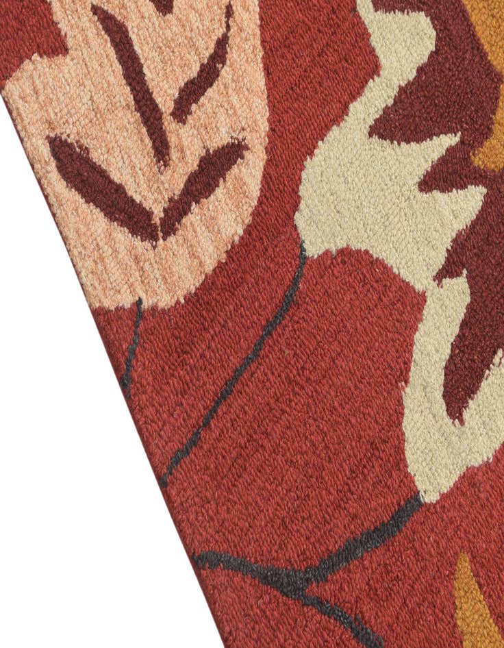 Detail image of  5' 1 x 8' Agra Wool Rug