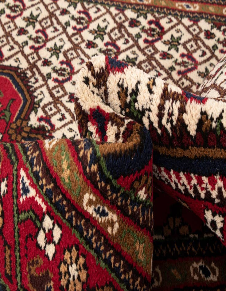 Detail image of  6' 6 x 9' 9 Allahabad Wool Rug