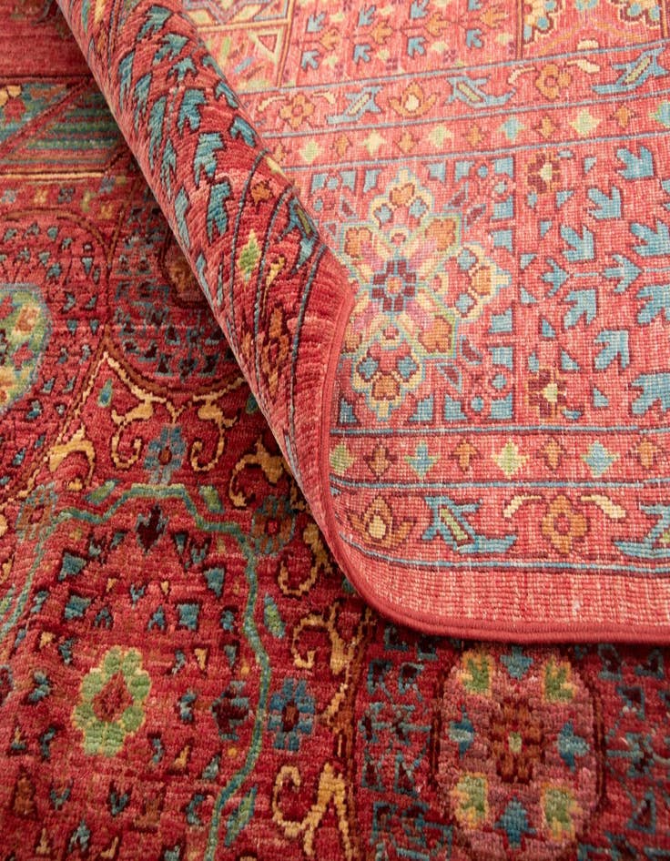 Detail image of  6' 7 x 9' 10 Amina Wool Rug