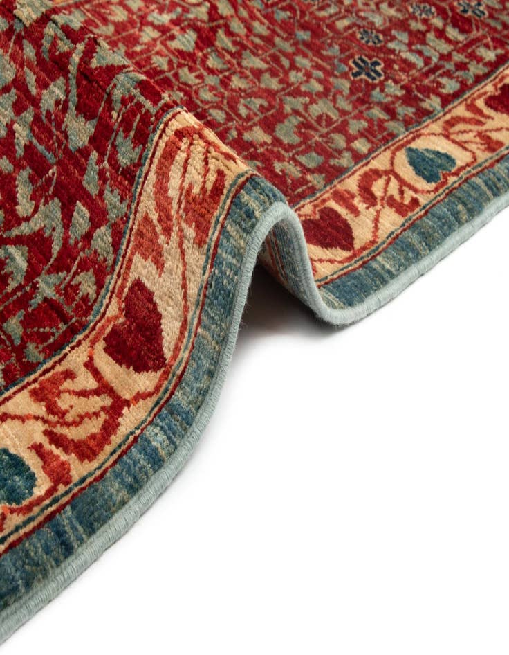 Detail image of 9' 7 x 13' 10 Amina Wool Rug