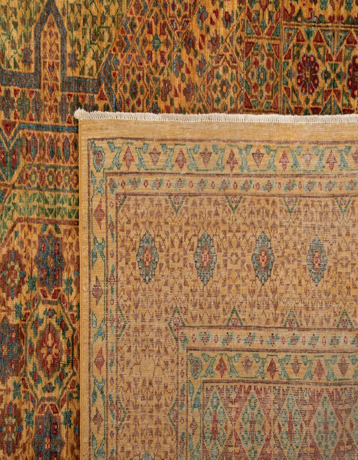 Detail image of  5' 7 x 7' 7 Amina Wool Rug