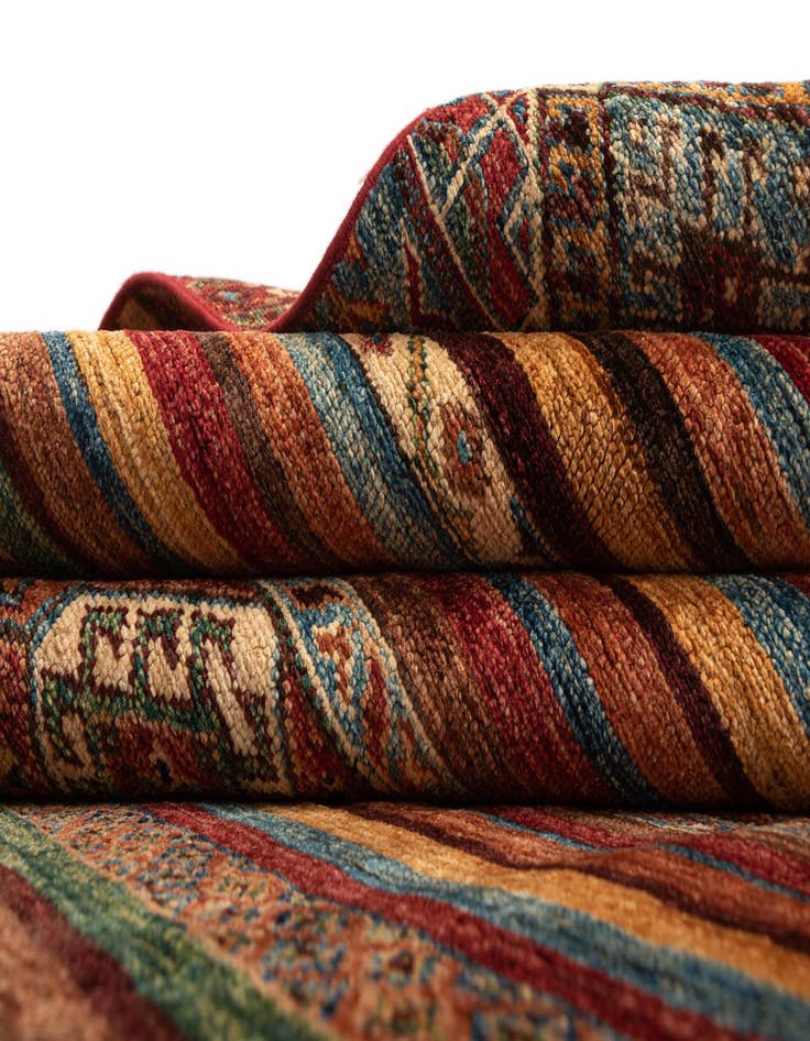 Detail image of 6' 9 x 9' 4 Ariana Rug