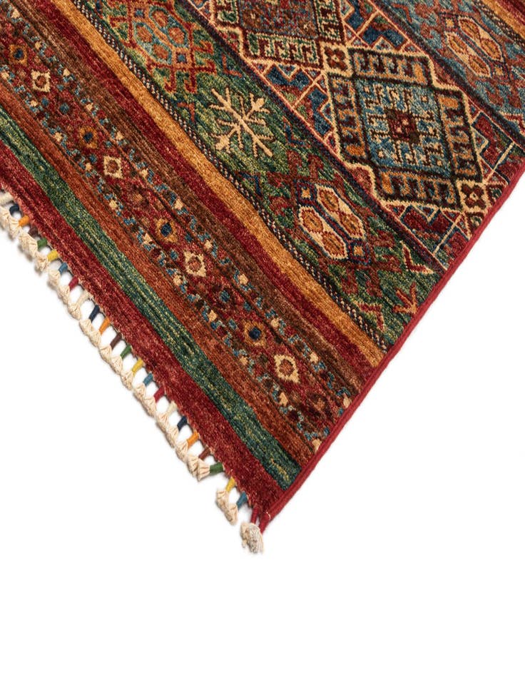 Detail image of 6' 9 x 9' 4 Ariana Rug