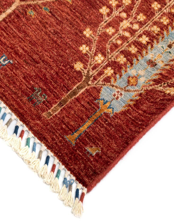 Detail image of  5' 7 x 8' 1 Ariana Wool Rug