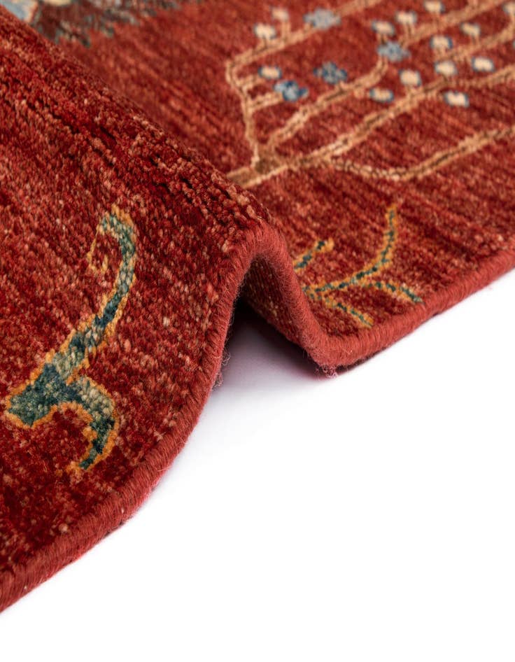 Detail image of  5' 7 x 8' 1 Ariana Wool Rug