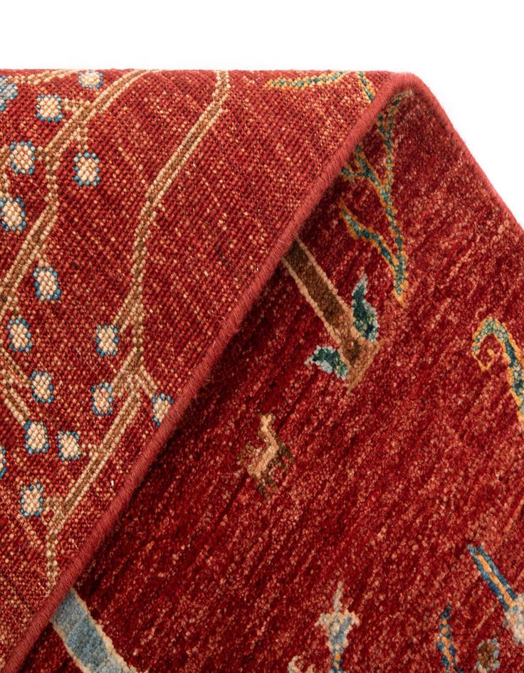 Detail image of  5' 7 x 8' 1 Ariana Wool Rug