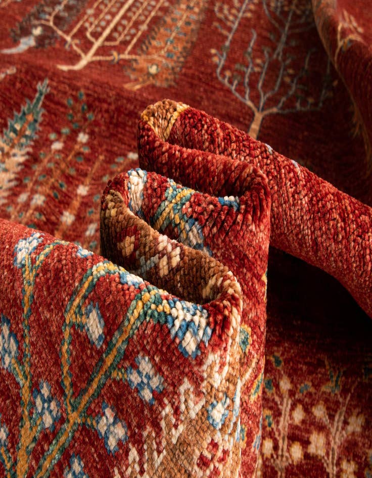 Detail image of  5' 7 x 8' 1 Ariana Wool Rug