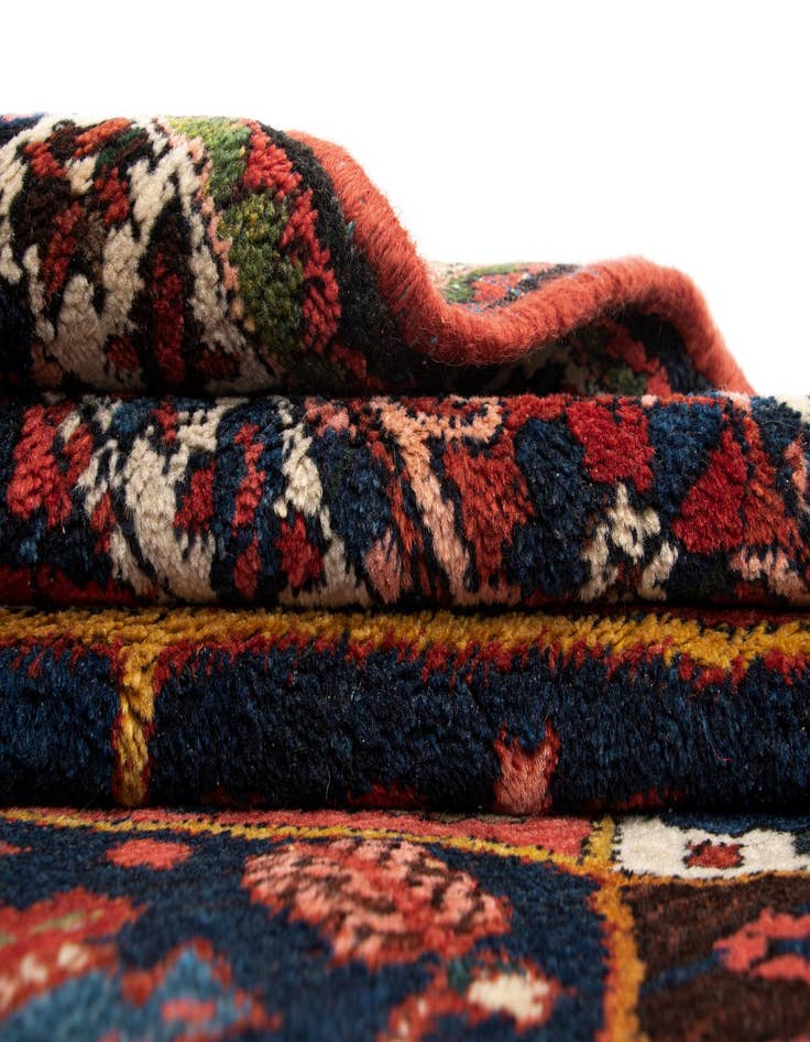 Detail image of  5' 2 x 6' 7 Bachtiar Wool Rug