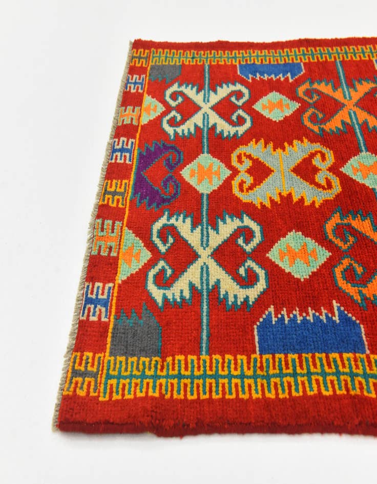 Detail image of  2' 8 x 4'  Hand Knotted Balouch Rug