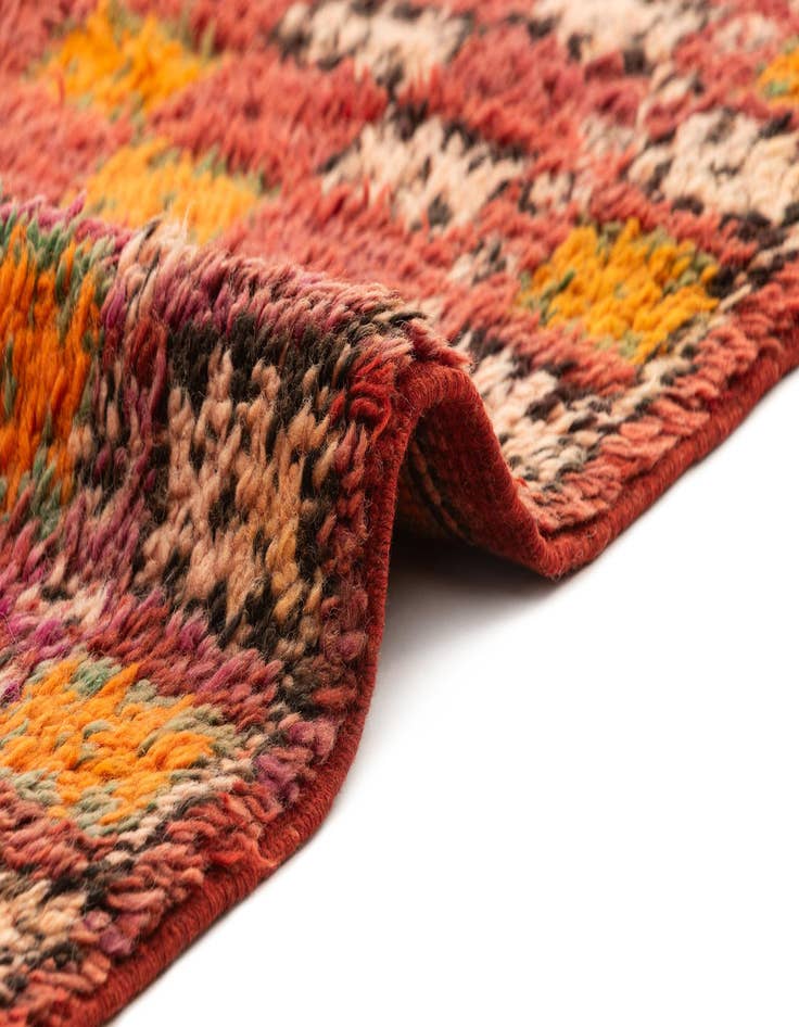 Detail image of  4' 9 x 6' 11 Berber Rug