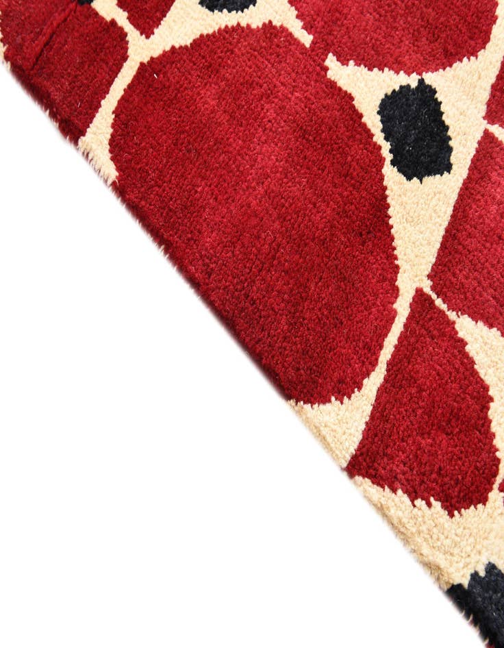 Detail image of  5' 4 x 8'  Hand Knotted Darya Wool Rug