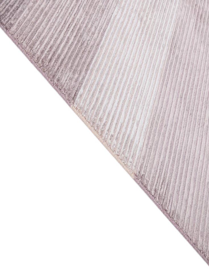 Detail image of  5' 6 x 8' Darya Rug