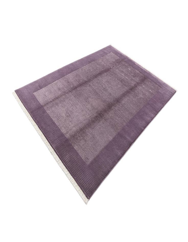 Detail image of  5' 6 x 8' Darya Rug