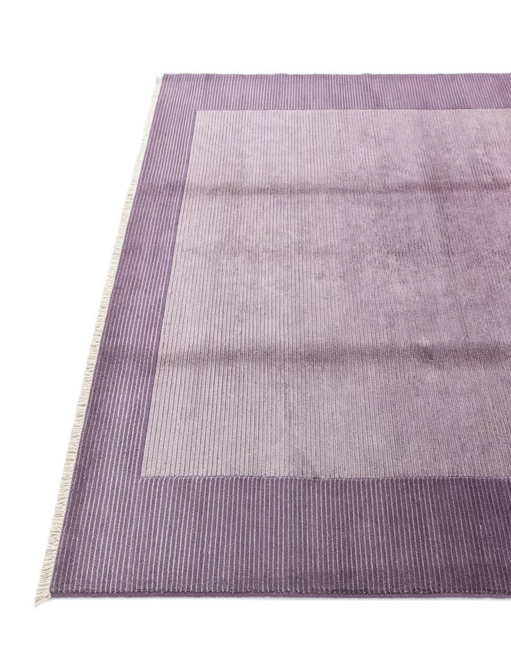 Detail image of  5' 8 x 8' Darya Rug