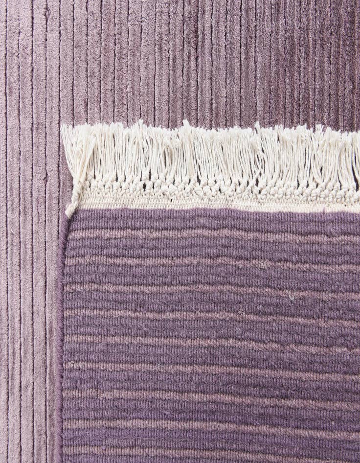 Detail image of  5' 8 x 8' Darya Rug