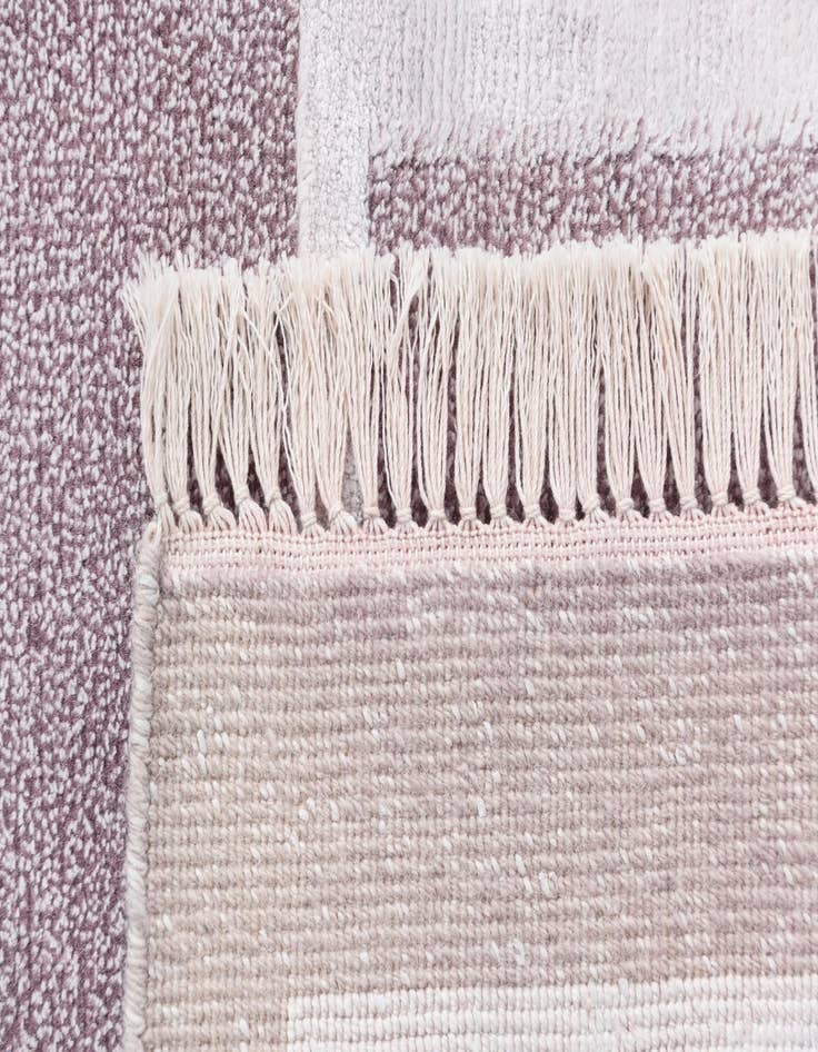 Detail image of  4' x 5' 11 Darya Rug