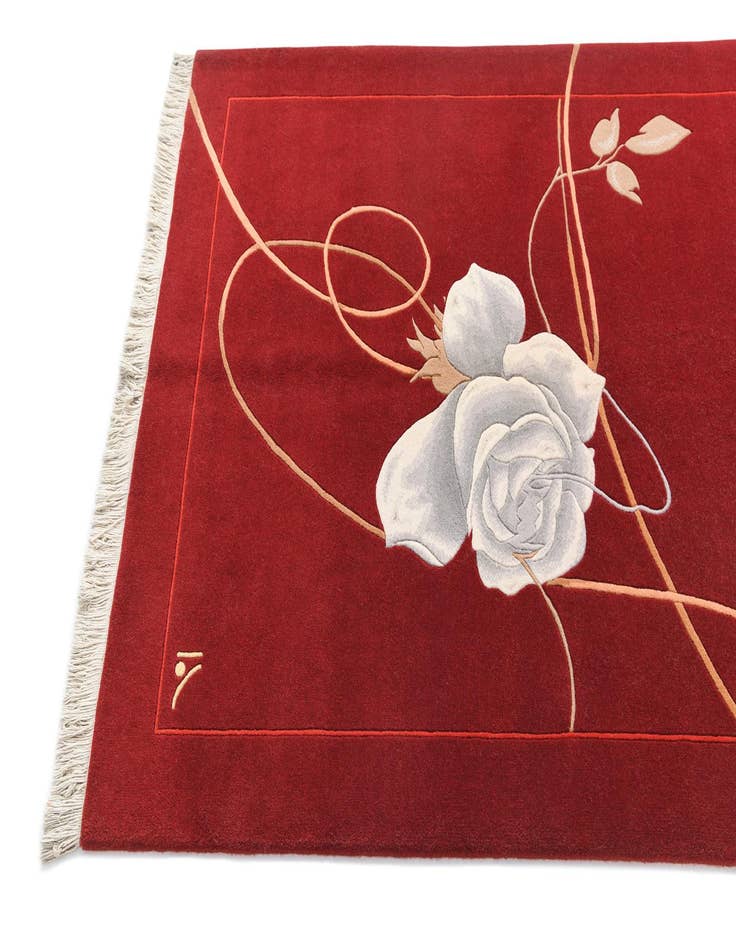 Detail image of  4' x 5' 11 Darya Rug