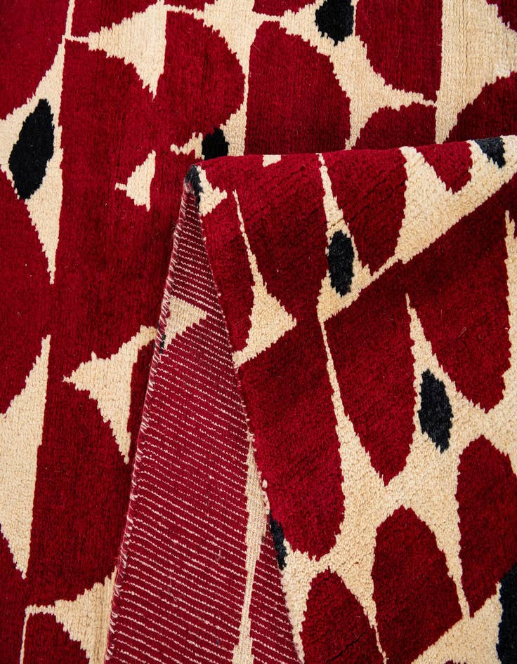 Detail image of  5' 3 x 8' 1  Hand Knotted Darya Wool Rug