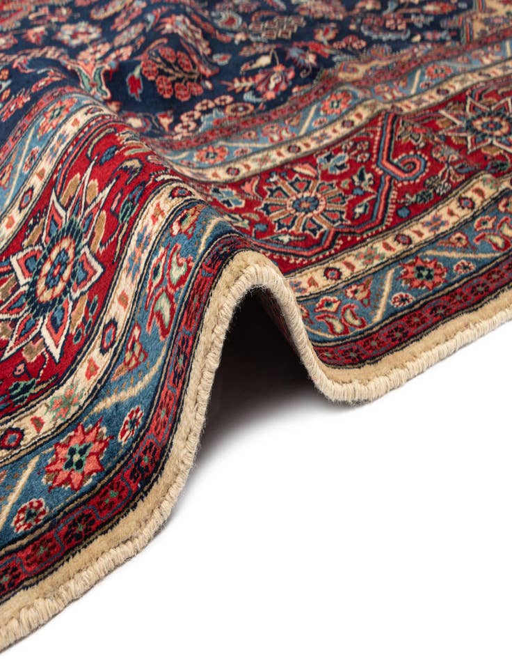 Detail image of  10' 1 x 13' 8 Djosan Wool Rug