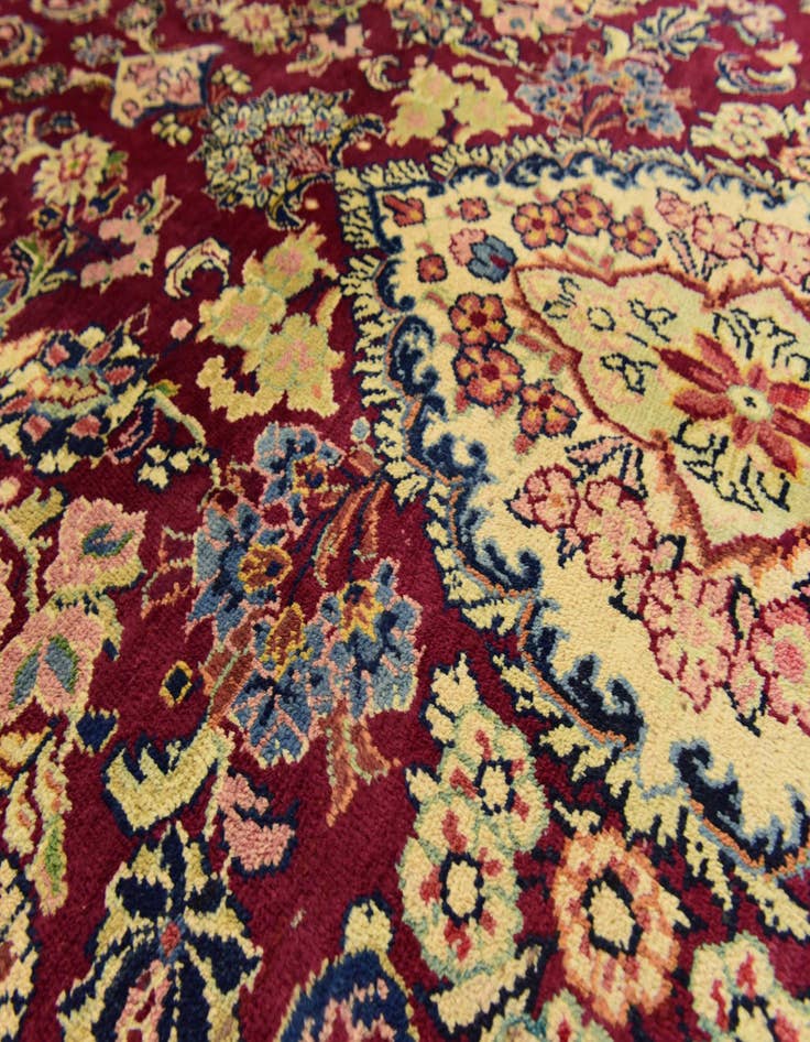 Detail image of  9' 10 x 13'  Hand Knotted Farahan Persian Wool Rug