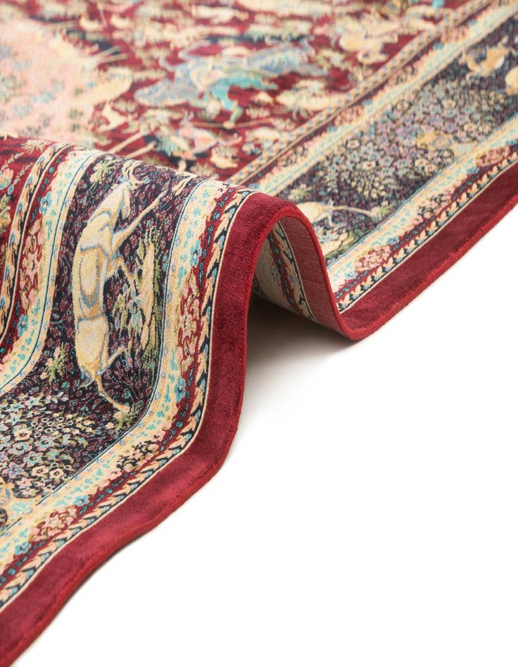 Detail image of  4' 5 x 6' 4 Ghom Design Rug