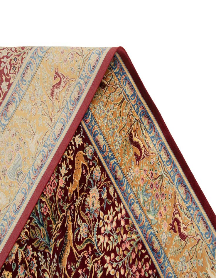 Detail image of  4' 5 x 6' 5 Ghom Design Rug