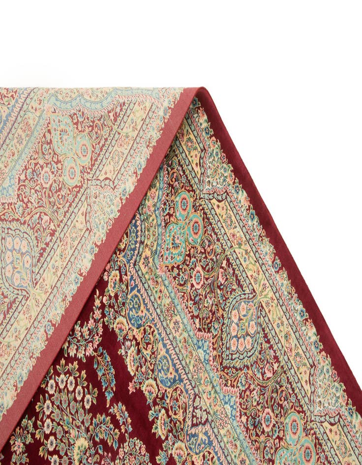 Detail image of  6' 6 x 9' 7 Ghom Design Rug