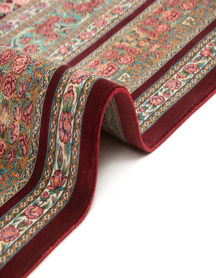 Detail image of  6' 6 x 9' 7 Ghom Design Rug