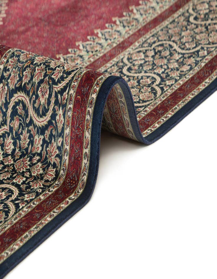 Detail image of  6' 5 x 9' 11 Ghom Design Rug