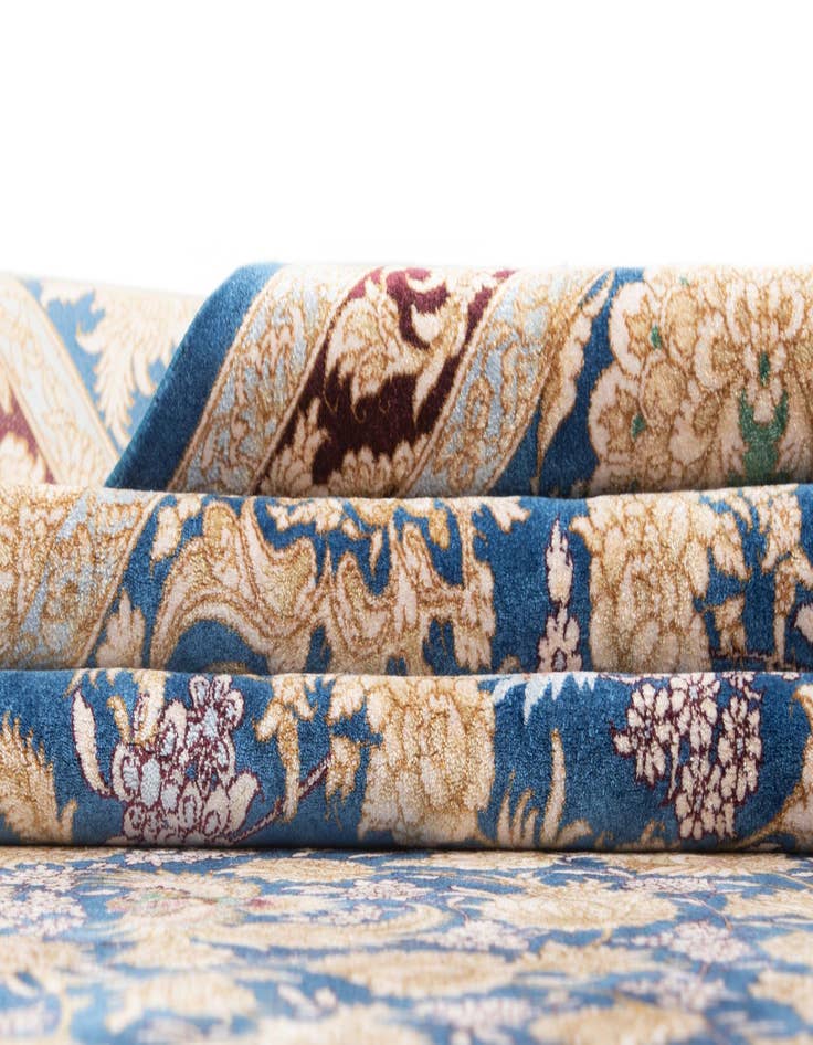 Detail image of  7' 1 x 9' 10 Ghom Design Rug