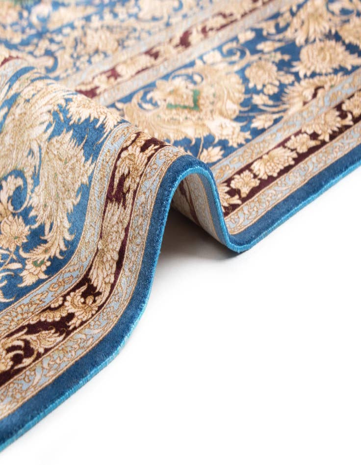 Detail image of  7' 1 x 9' 10 Ghom Design Rug