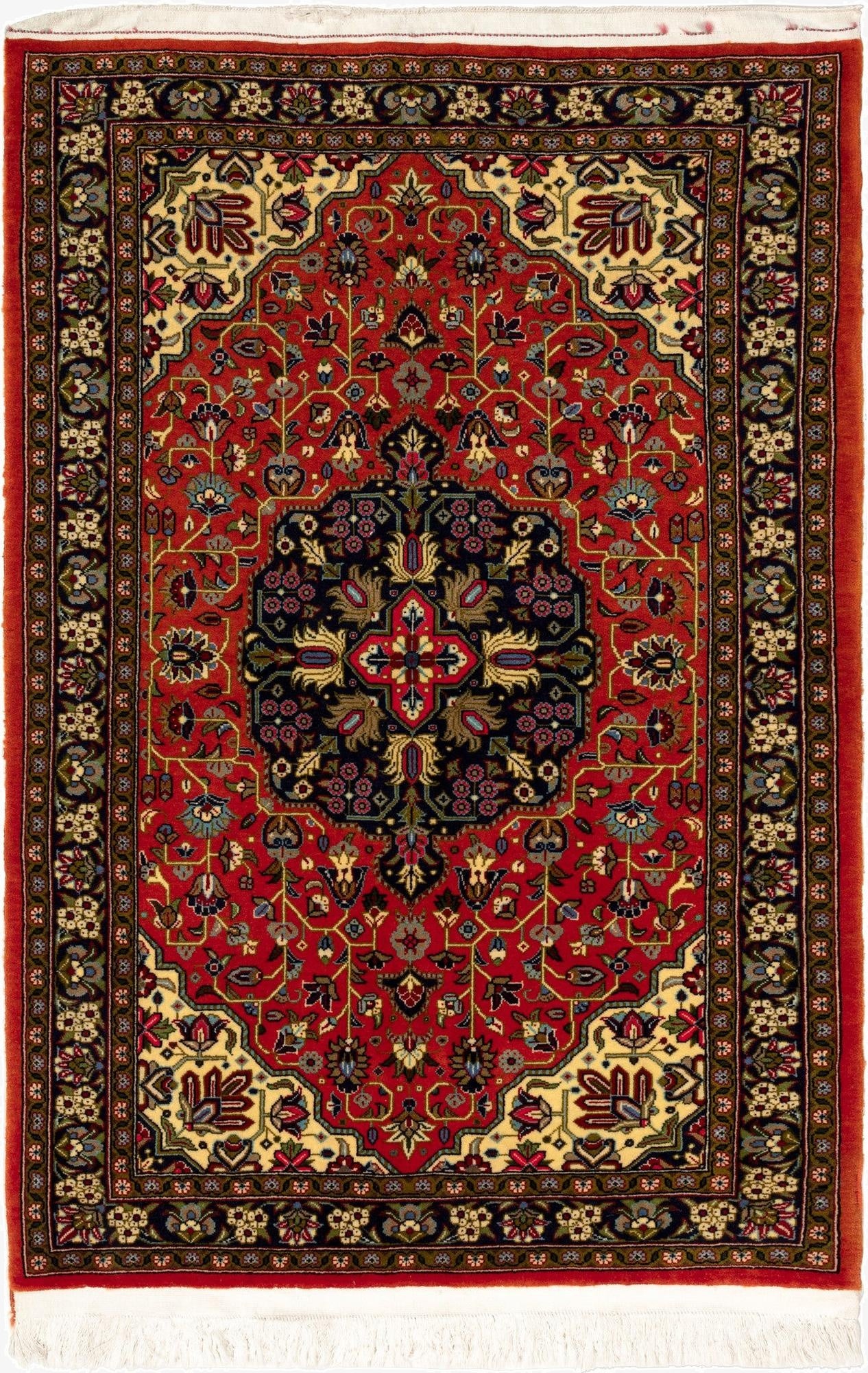  2' 6 x 3' 10 Ghom Rug