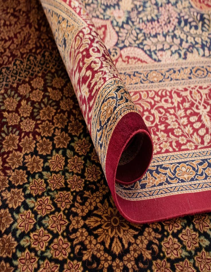 Detail image of  6' 6 x 9' 9 Ghom Silk Rug