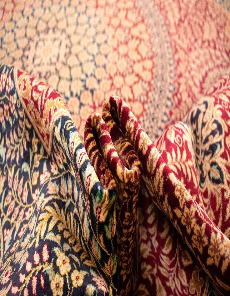 Detail image of  6' 6 x 9' 9 Ghom Silk Rug