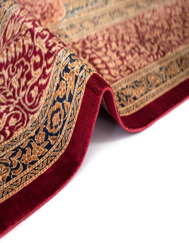 Detail image of  6' 6 x 9' 9 Ghom Silk Rug