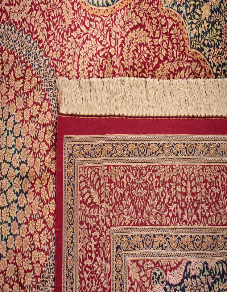 Detail image of  6' 6 x 9' 9 Ghom Silk Rug