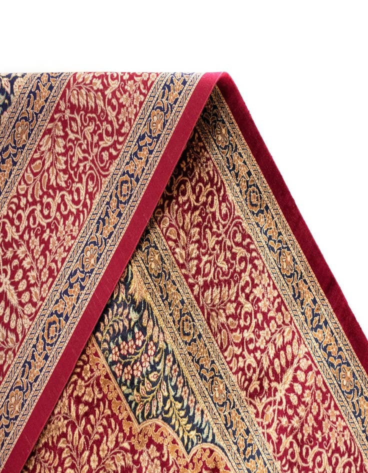 Detail image of  6' 6 x 9' 9 Ghom Silk Rug