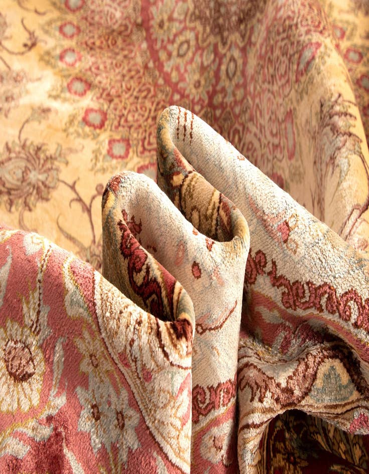 Detail image of  5' 3 x 8' Ghom Silk Rug