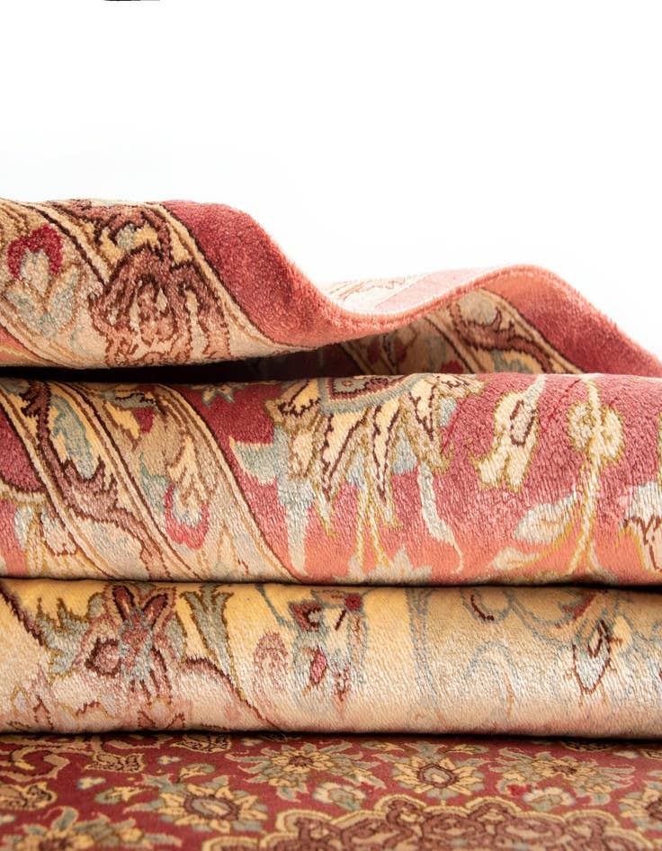 Detail image of  5' 3 x 8' Ghom Silk Rug