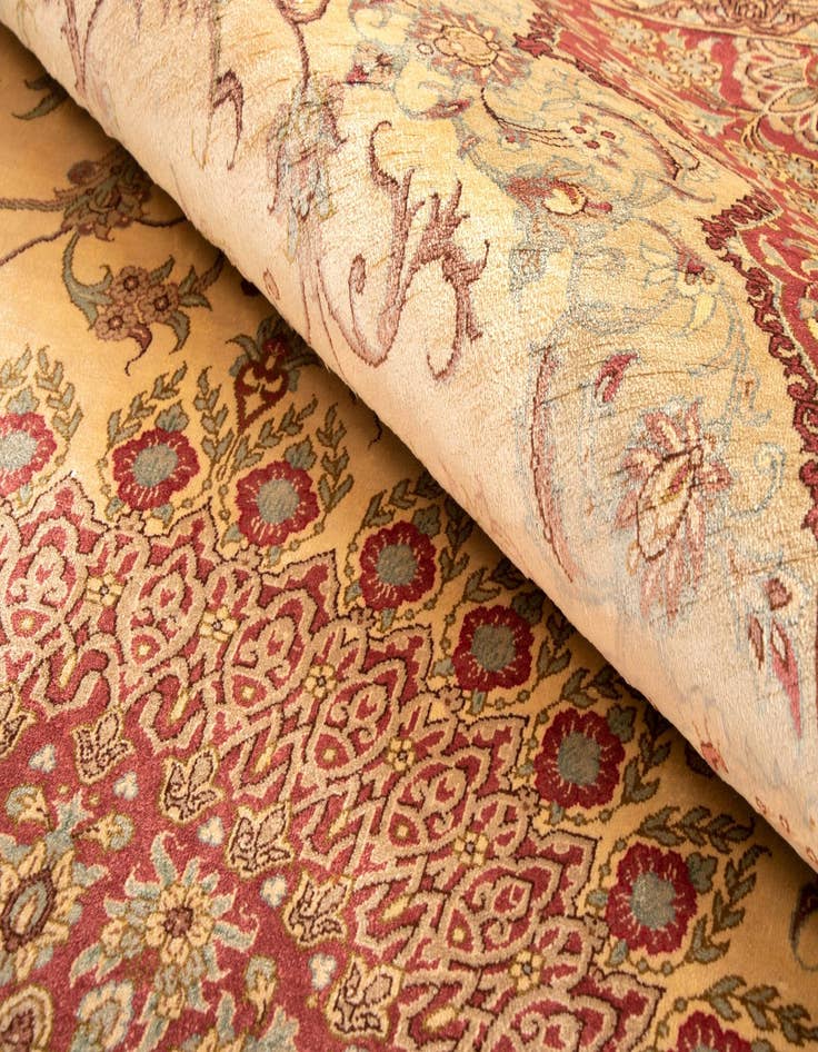 Detail image of  5' 3 x 8' Ghom Silk Rug