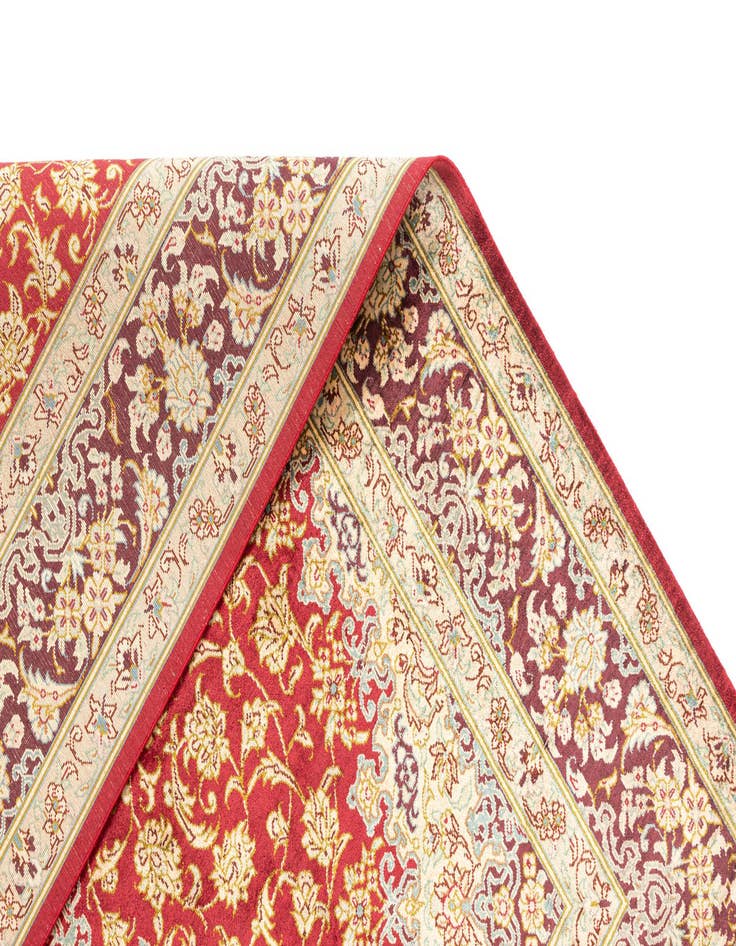 Detail image of  3' 3 x 4' 10 Ghom Silk Rug