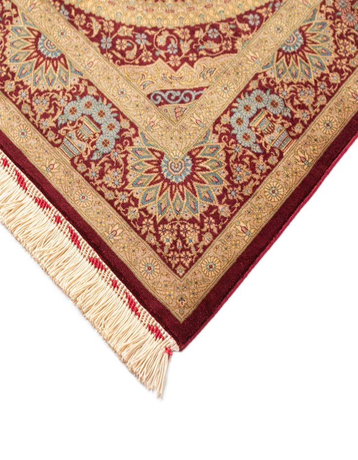 Detail image of  3' 3 x 4' 10 Ghom Silk Rug