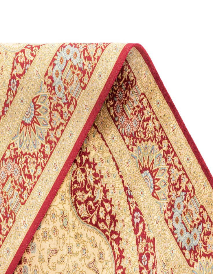 Detail image of  3' 3 x 4' 10 Ghom Silk Rug