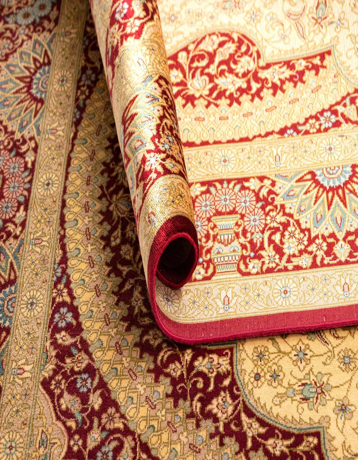 Detail image of  3' 3 x 4' 10 Ghom Silk Rug