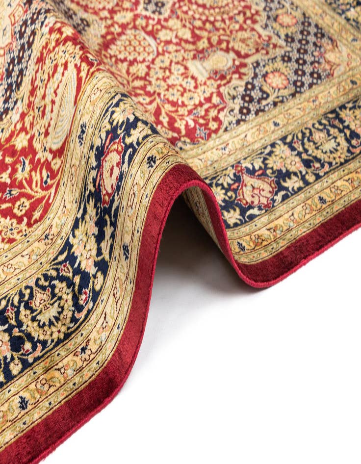 Detail image of  3' 2 x 4' 10 Ghom Silk Rug