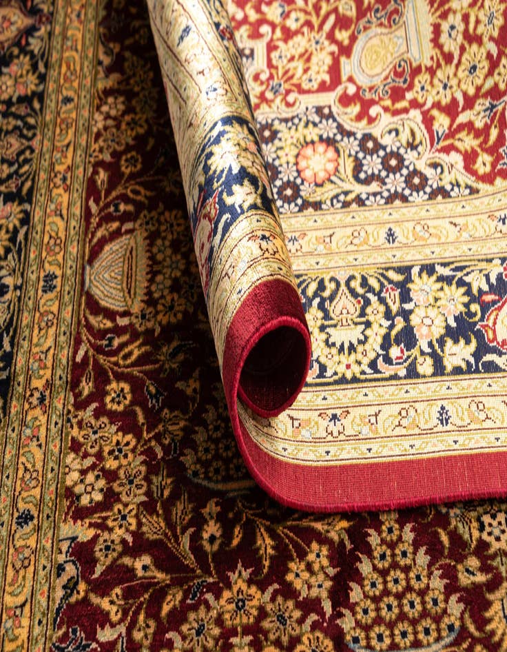 Detail image of  3' 2 x 4' 10 Ghom Silk Rug