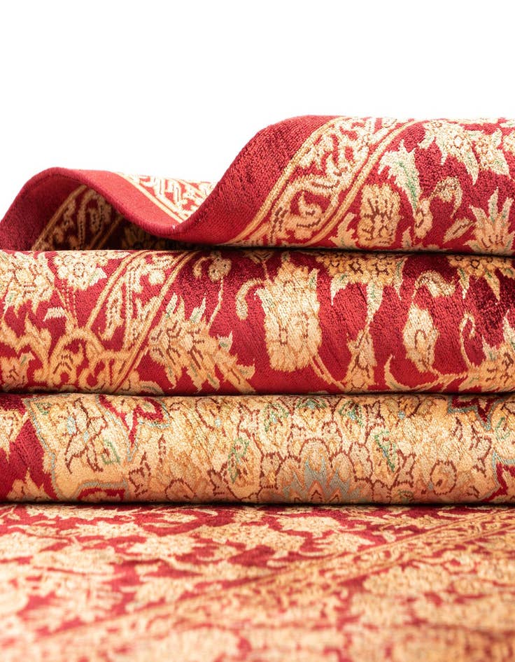 Detail image of  3' 3 x 4' 10 Ghom Silk Rug