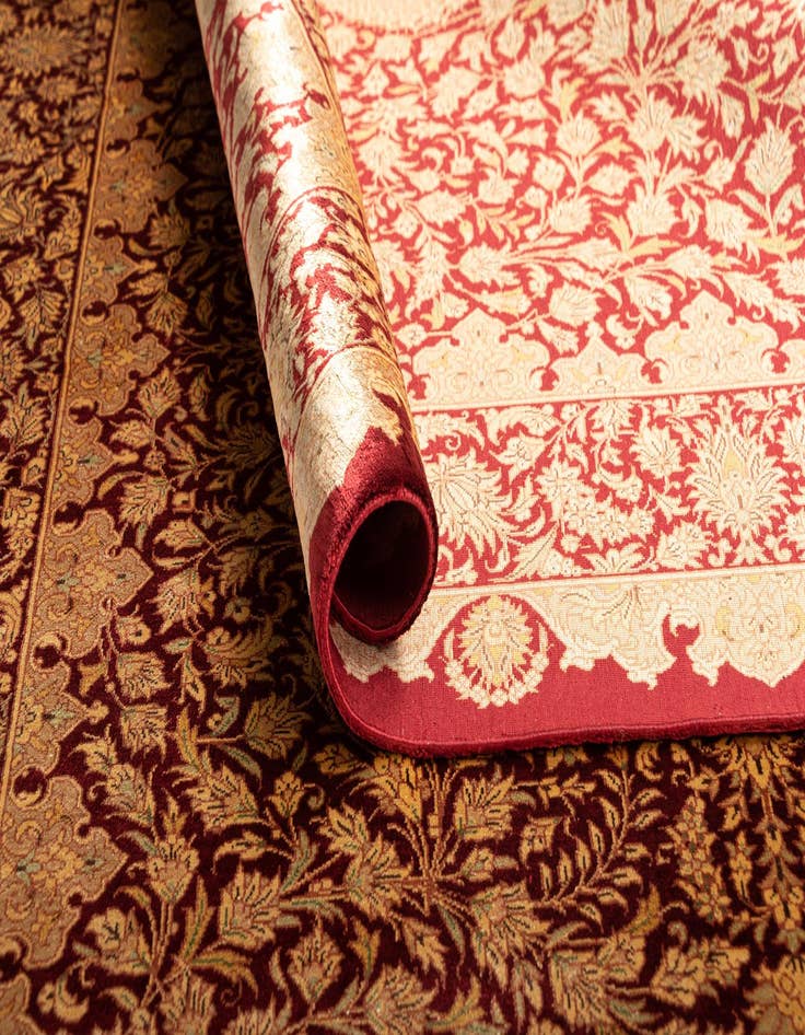 Detail image of  3' 3 x 4' 11 Ghom Silk Rug